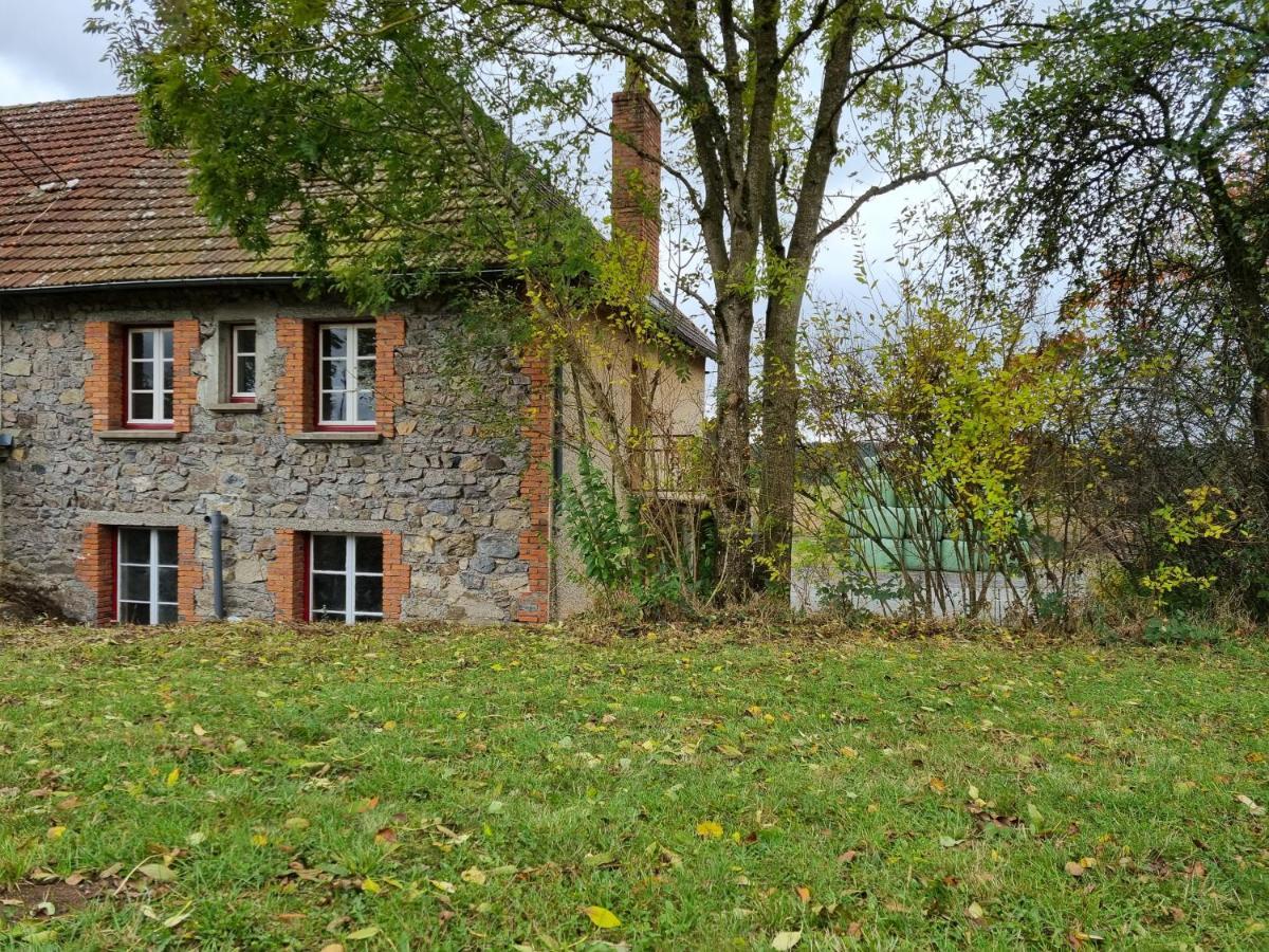 Le Montaurier Apartment Combrailles Екстериор снимка